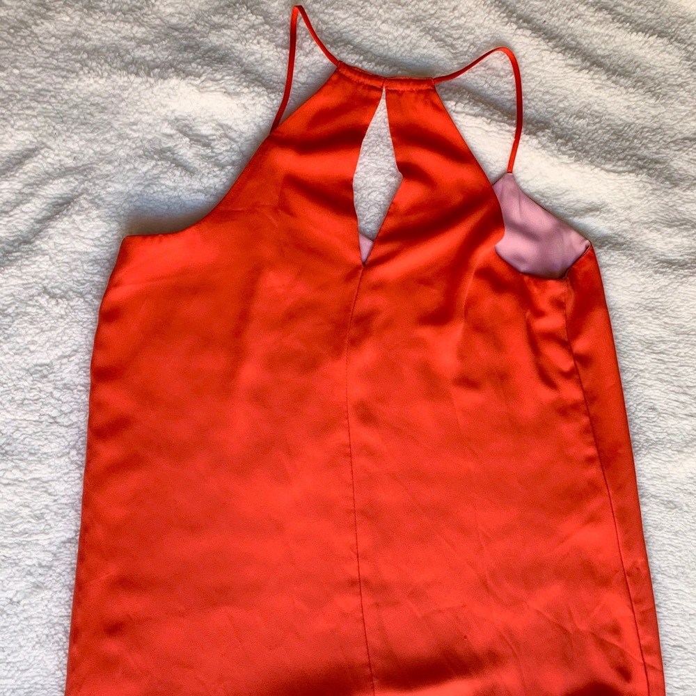 Express Reversible Flowy Tank Top - Picture 3 of 6
